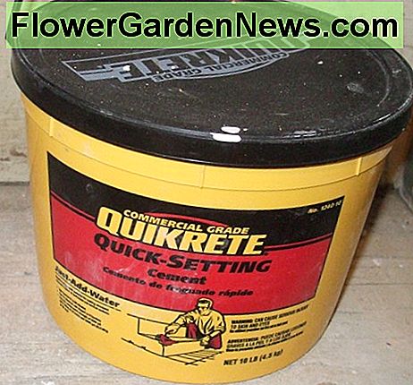 Quikrete ist so einfach wie Spielteig zu verwenden. Quikrete is as easy as playdough to use.