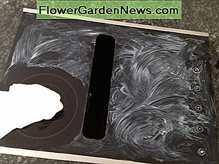 6. Wischen Sie die Oberfläche mit kleinen Papiertüchern oder einem weichen Lappen ab. 6. Using paper towel or soft rag, wipe surface using small circular motions.