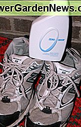 Niekas neturi galimybių nulinio kvapo. Netgi pasaulio smalsiausi batai. Nothing stands a chance against Zero Odor. Not even the world's smelliest shoes.