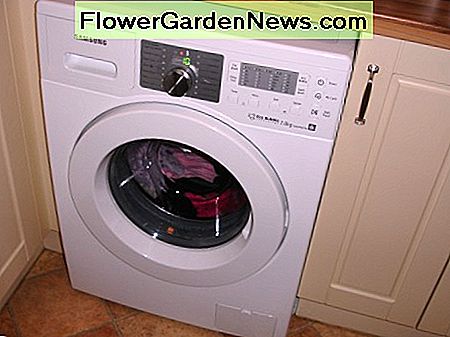 Unsere neue Samsung Waschmaschine - eingesteckt und funktioniert! Our new Samsung washing machine - plugged in and working!