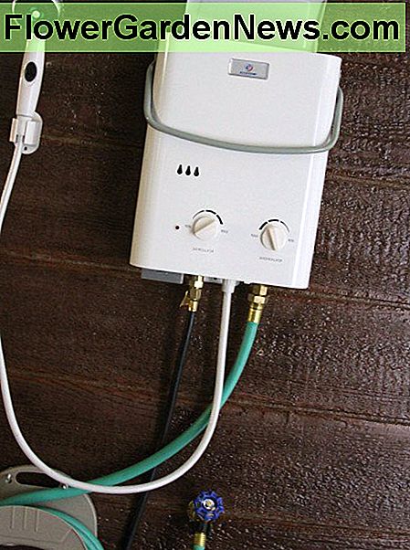 De Eccotemp L5 is uitzonderlijk draagbaar, dus u kunt hem meenemen naar de camping of naar het meer of strand, als u dat wilt. Aangedreven door vloeibaar propaan heeft de verwarming een watertoevoer nodig en er is een adapter waarmee u een tuinslangtoevoer kunt aansluiten. The Eccotemp L5 is exceptionally portable so you can take it camping or to the lake or beach, if you require. Powered by liquid propane, the heater requires a water supply and there is an adapter that allows you to connect up a garden hose supply.