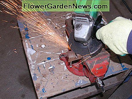 Bij het malen kunnen vonken naar één kant worden gericht When grinding, Sparks can be directed to one side