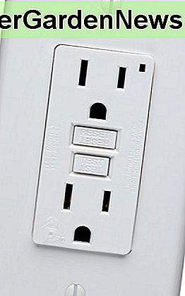 Leviton 7599-W 15 แอมป์, รีซอร์ส 125 โวลต์, ฟีดผ่านอะลูมิเนียม 20 ชิ้น, SmartlockPro GFCI, แผ่นผนังและสกรูพร้อม, ขาว