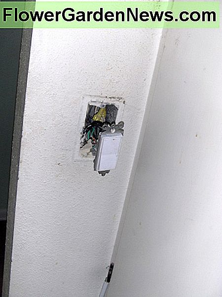 Wired und bereit für die Installation des Schalters. Wired and ready for installing the switch.