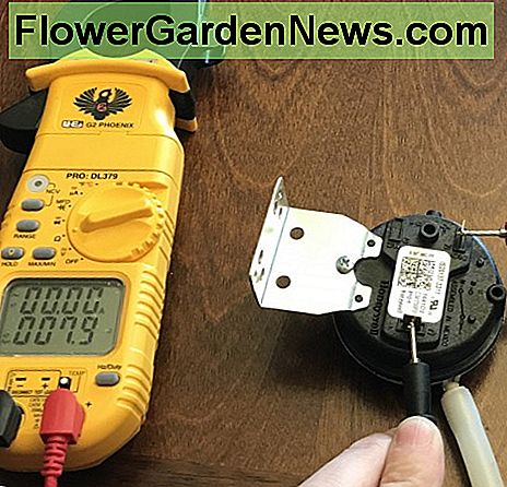 Voltmeter zeigt Widerstand, was bedeutet, dass unser Druckschalter geschlossen ist und da es kein Vakuum gibt, sollte es nicht sein und hat daher einen Kurzschluss. Voltmeter showing resistance meaning our pressure switch is closed and since there is no vacuum, it shouldn't be and therefore has shorted.