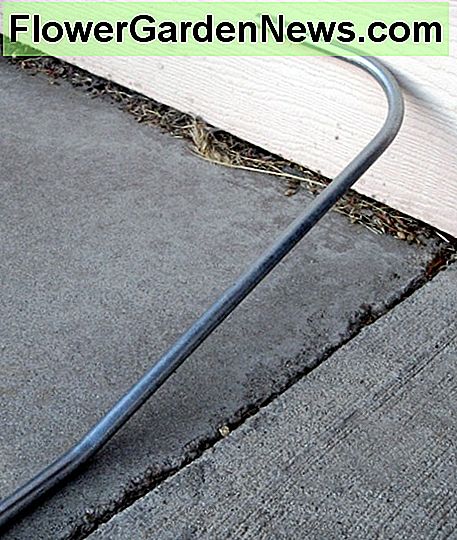 Abschluss 90. Die 90-Grad-Biegung ist nicht mehr im Einklang mit dem Rest der Leitung. finished kick 90. The 90 degree bend is no longer in line with the rest of the conduit.