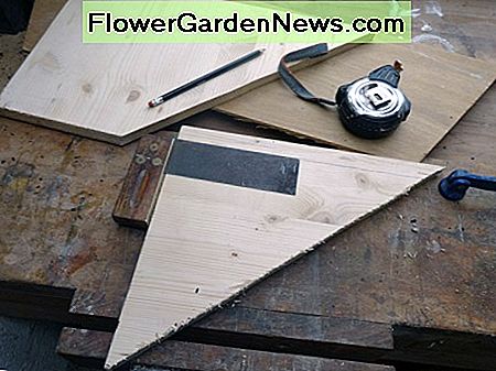 Gebruik van sloophout om mal te maken: 2 stukjes driekantig grenen en kwart inch triplex. Using scrap wood to make jig: 2 pieces of three quarter inch pine and quarter inch plywood.
