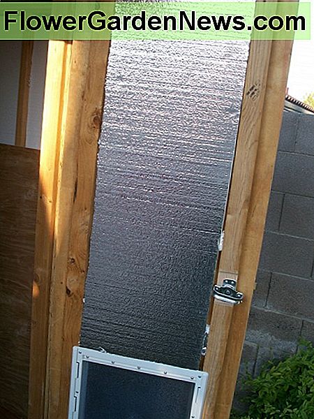 Isolering i dörrens övre del Insulation in the upper portion of the door