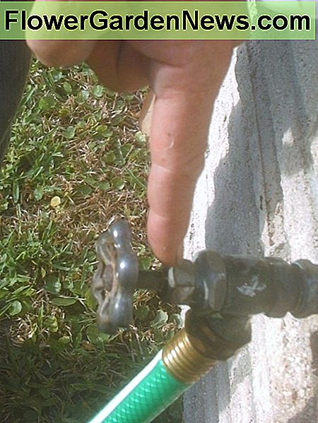 El 75% del tiempo puede evitar que esto se filtre con el giro de una llave, lo que le ahorra, quién sabe cuánto $ 75% of the time you can stop this from leaking with the turn of a wrench, saving you, who knows how much $