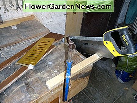 Snijbevestigingssteun voor het voorpaneel Cutting fixing support for the front panel