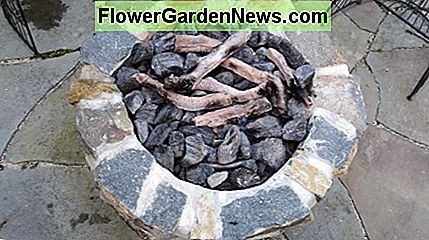 มุมมองทางอากาศ, หลุมไฟแก๊สพร้อมสมบูรณ์ด้วยหินลาวาและบันทึก faux Aerial view, gas fire pit completely ready with lava rock & faux logs.