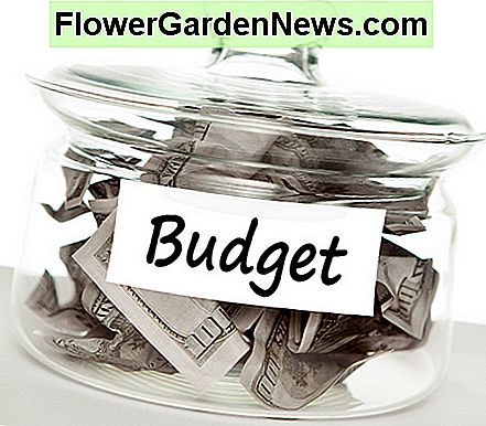 Bepaal een werkbudget voordat u contact opneemt met interieurontwerpers. Determine a working budget before contacting any interior designers.