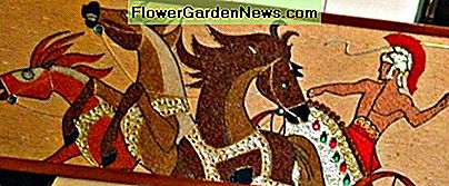 Švelnus žvyro gladiatorius su trimis arkiniais ir dideliu graikų ar rumiškų šalmu. Šis grožis yra geros derlingos būklės; nėra žvyro prarastas ar prarastas. Tai 13 colių aukščio, 37 colių pločio ir 2 colių gylio. Tikras Ben Hur grožis, štai. Cool gravel gladiator with three horses and a large Greek or Roman helmet. This beauty is in good vintage condition; no gravel lost or loose. It is 13 inches tall, 37 inches wide, and 2 inches deep. A true Ben Hur beauty to behold.