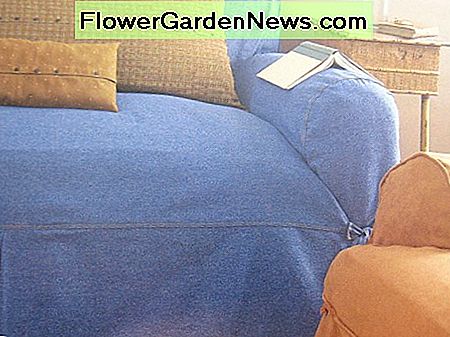 Hier ist ein Schutzumschlagbeispiel in einem gemütlichen, ungezwungenen Raum. Here's a slipcover example in a cozy, casual room.