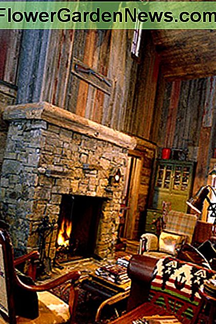 Altholz und Stein sind Schlüsselelemente in rustikalen Innenräumen. Reclaimed wood and stone are key elements in rustic interiors.