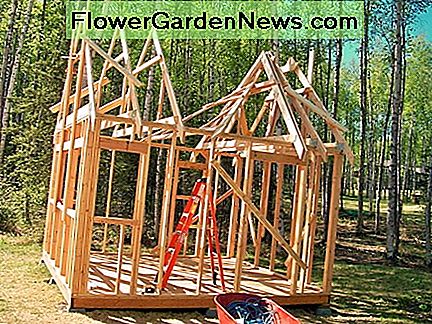 Verwenden Sie Holztropfen, um die Träger nach dem Einnageln in Position zu halten. Use wood drops to keep the trusses in place, after nailing into position.