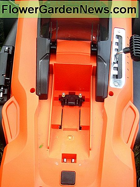 Black & Decker CM2043C Batterieplatzierung Black & Decker CM2043C battery placement