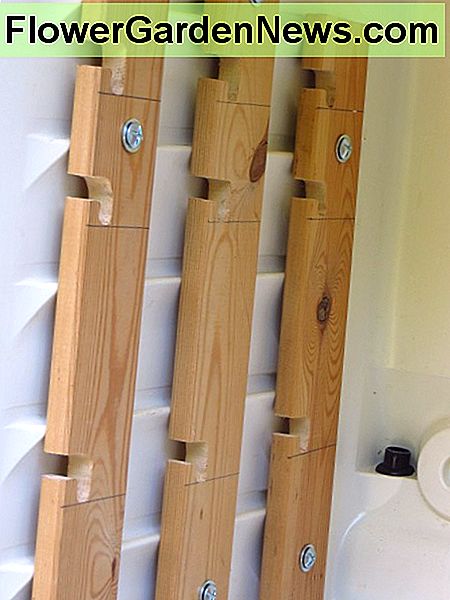 Door uw latten op de juiste manier te meten en in te stellen, zorgt u ervoor dat uw hengels recht en horizontaal blijven hangen. Measuring and arranging your slats properly ensures that your rods will hang straight and level.