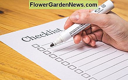 Når du er klar til at dele nyhederne om dit nye hjem, skal du oprette en liste over, hvem du skal lægge mærke til med en adresseændring When you're ready to share the news about your new home, create a list of who to notice with a change of address
