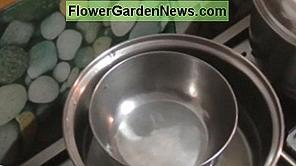 Eine Edelstahlschüssel wird gut funktionieren. A stainless steel bowl will work fine.
