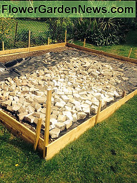 De basis leggen - we hebben dit zelf gedaan. Laying the foundation - we did this ourselves.