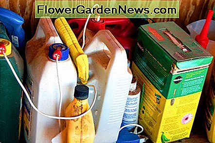 Pestizide, Düngemittel, Reinigungsmittel und andere Produkte, die gefährliche Chemikalien enthalten, sollten sorgfältig gelagert und außerhalb der Reichweite von Kindern und Haustieren gehalten werden. Pesticides, fertliizers, cleansers, and other products containing dangerous chemicals should be stored carefully and kept out of reach of children and pets.