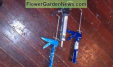 Caulk und Caulk Guns Caulk and Caulk Guns