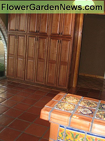 RTA Speisekammerschränke RTA pantry cabinets