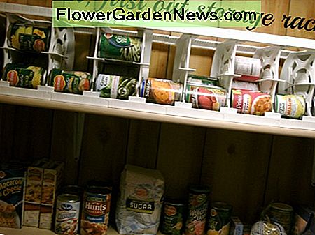 Ein FIFO-Rack für Konserven ist ideal für jede Speisekammer A FIFO rack for canned food is ideal for any pantry