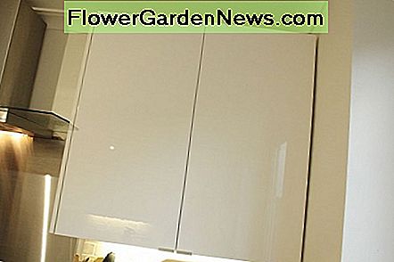 Wandgerät neben Herd Wall unit next to cooker