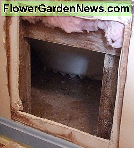 Betrachten Sie die Unterseite dieser Badewanne - nichts als Luft von nicht isolierten Wänden und Boden. Look at the underside of this bathtub - nothing but air from uninsulated walls and floor.