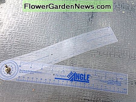 Dies ist das True Angle Tool, das ich vor Jahren gekauft habe, um die Wandwinkel für die Installation der Sockelleiste zu messen. This is the True Angle Tool I bought years ago to measure wall angles for installing baseboard.