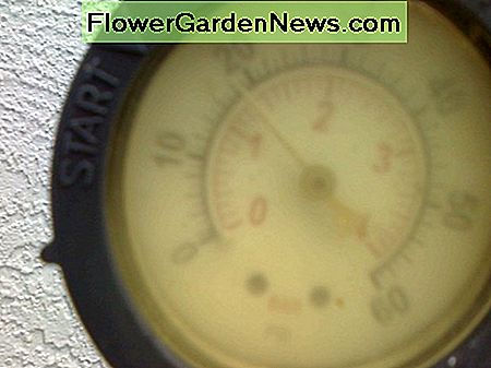 Stellen Sie sicher, dass Sie ein funktionierendes Manometer haben. Make sure you have a functioning pressure gauge.