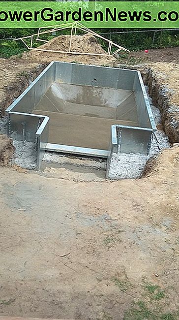 Zementboden ist in. Cement floor is in.