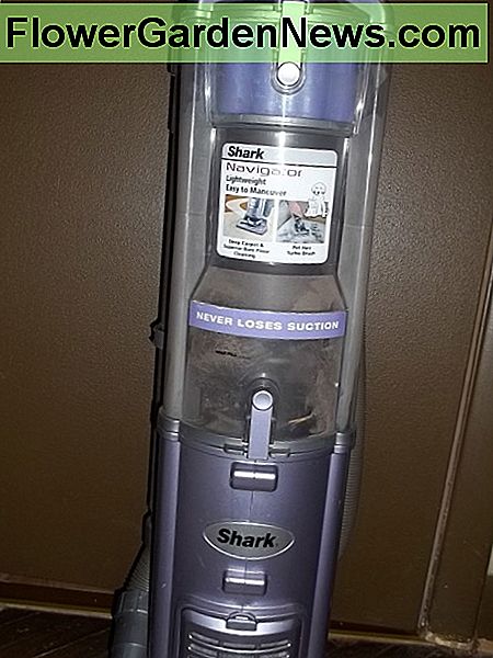 So reinigen Sie den Shark Navigator Staubsauger und Filter